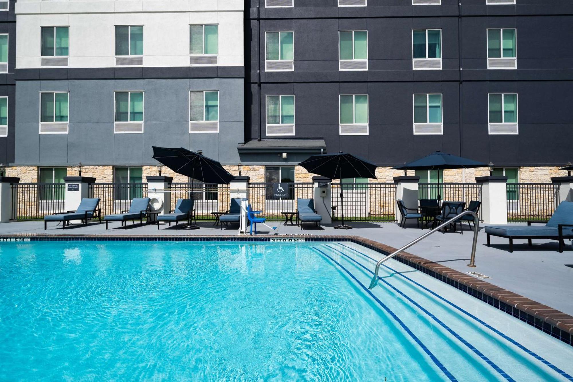 Hilton Garden Inn Houston/Clear Lake Nasa Webster Bagian luar foto